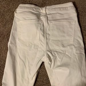 White distressed skinny jeans